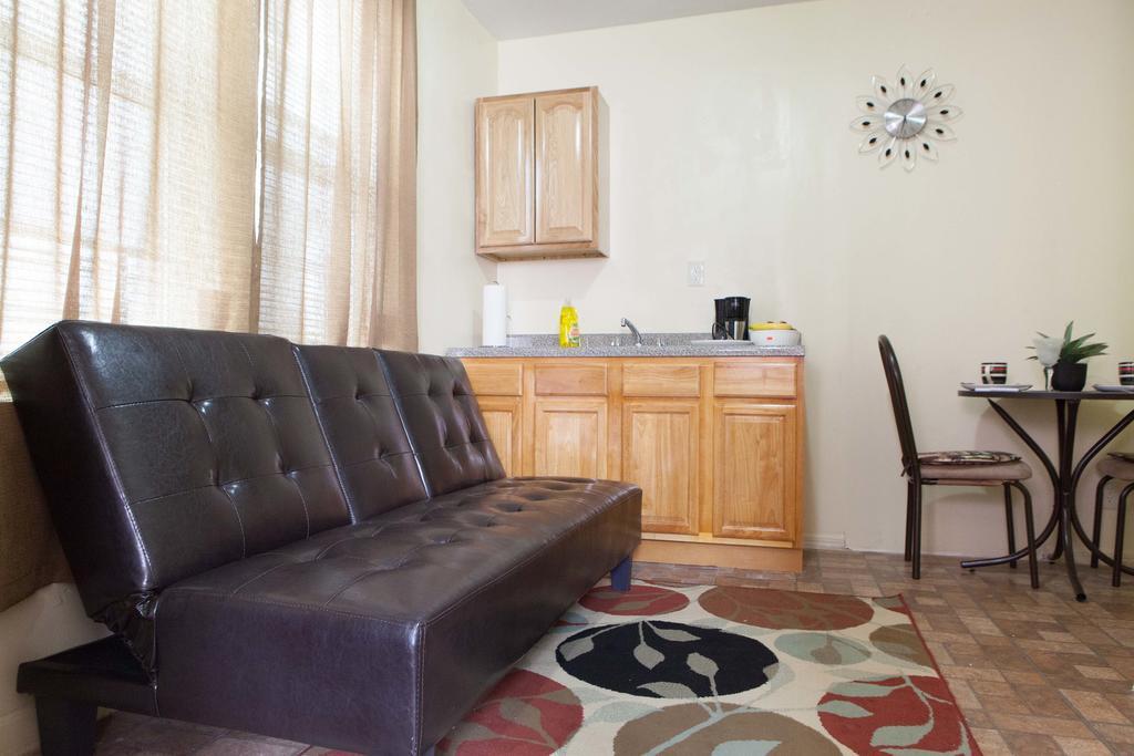 Studio, One And Two Bedroom Apartments - Bronx 뉴욕 외부 사진